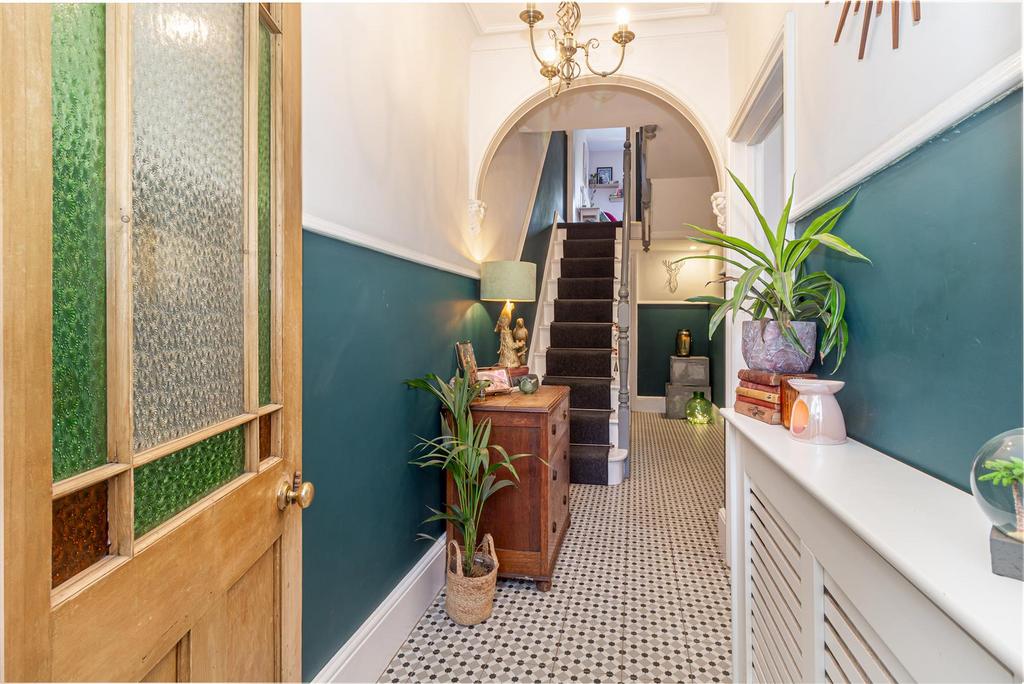 Hallway-2.jpg