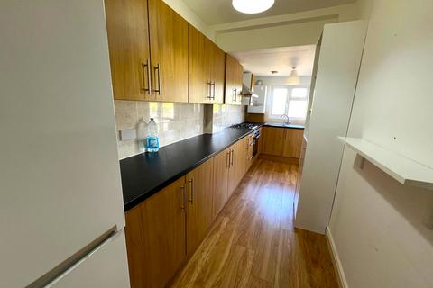 3 bedroom terraced house to rent, Waltham Way, London E4