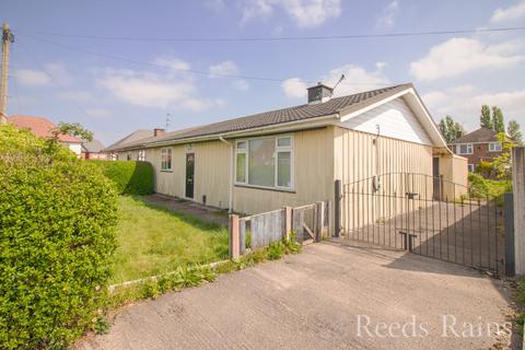 3 bedroom bungalow for sale, Wellswood Road, Cheshire CH66