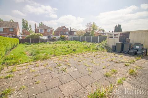 3 bedroom bungalow for sale, Wellswood Road, Cheshire CH66