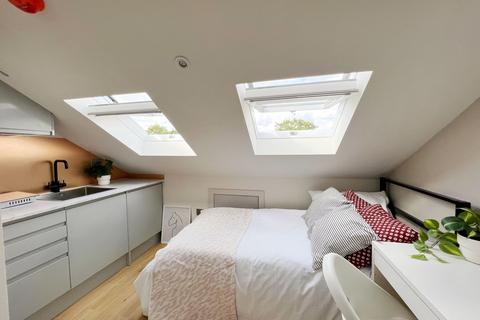 1 bedroom flat to rent, YOHO Kingston KP+PR Studio 5