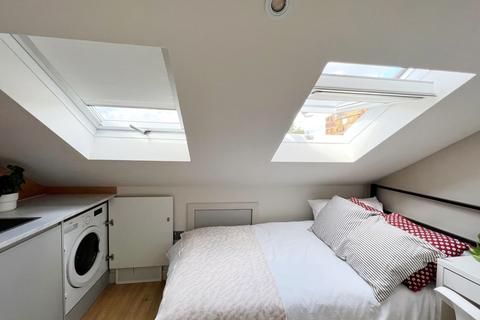1 bedroom flat to rent, YOHO Kingston KP+PR Studio 5