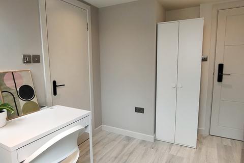 1 bedroom flat to rent, YOHO Kingston Villiers Road Studio 5
