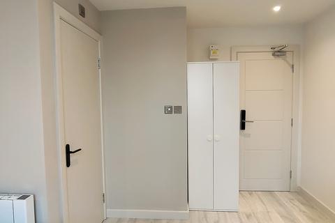 1 bedroom flat to rent, YOHO Kingston Villiers Road Studio 3