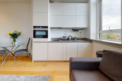 Studio to rent, High Street