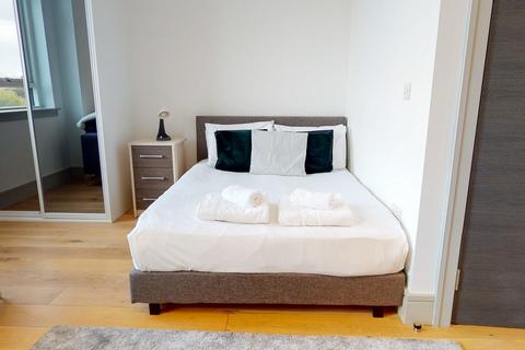 Studio to rent, High Street