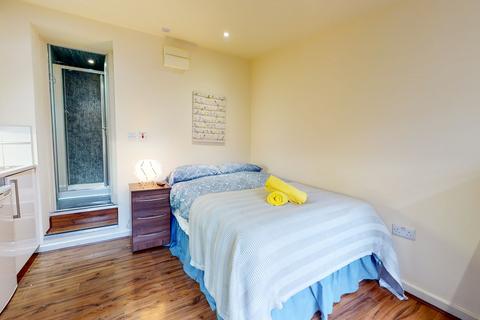 Studio to rent, Balmoral Road