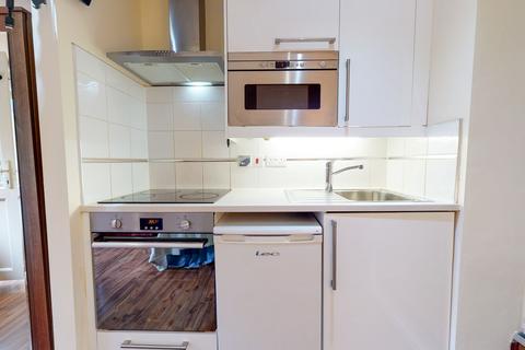 Studio to rent, Balmoral Road