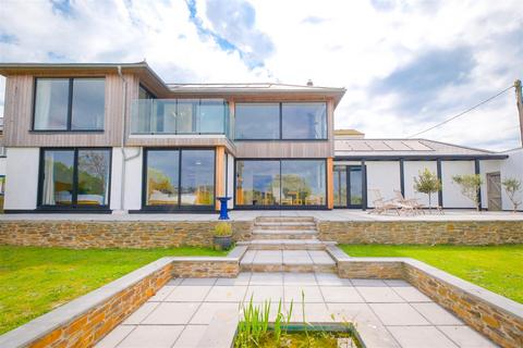 3 bedroom detached house for sale, 4 Battery Park, Fowey PL23