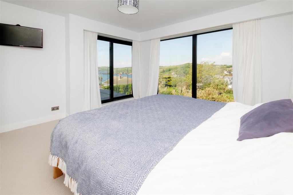 Parry Polruan Outside Sunny-4.jpg