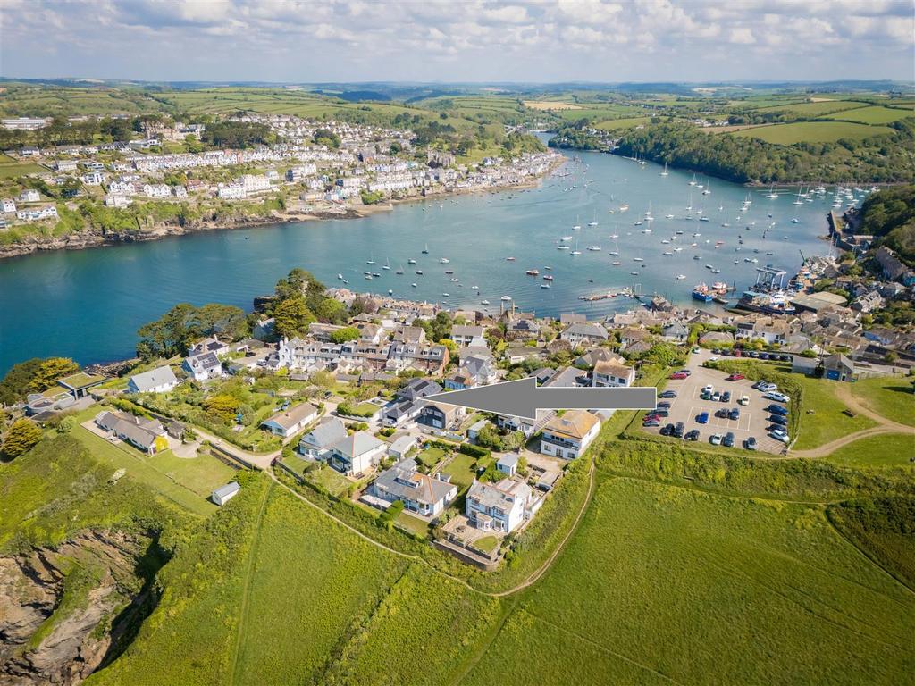 Parry Polruan Outside Sunny-32.jpg