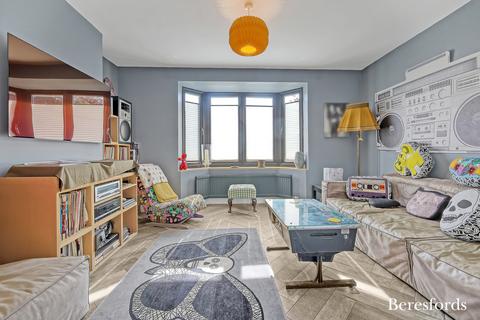 4 bedroom semi-detached house for sale, Priory Grove, Romford, RM3