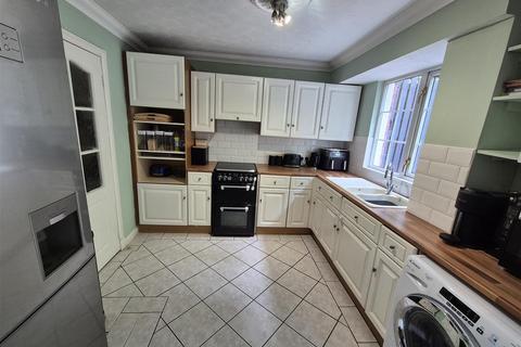 11 Romsley Close, Redditch, B98 0PF