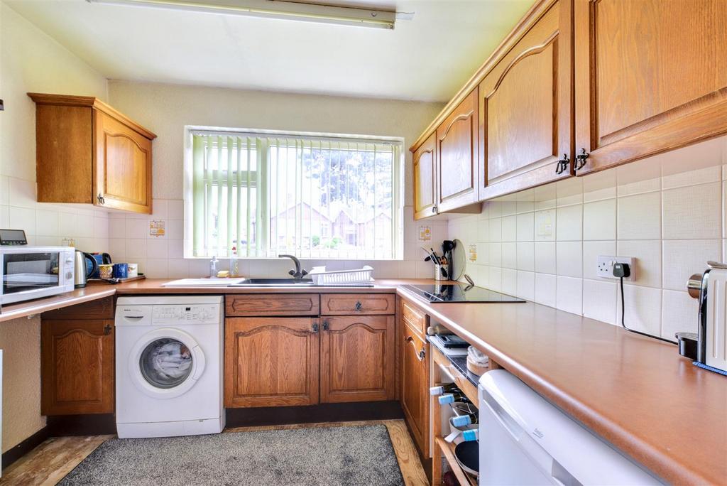 Kitchen 1.jpeg