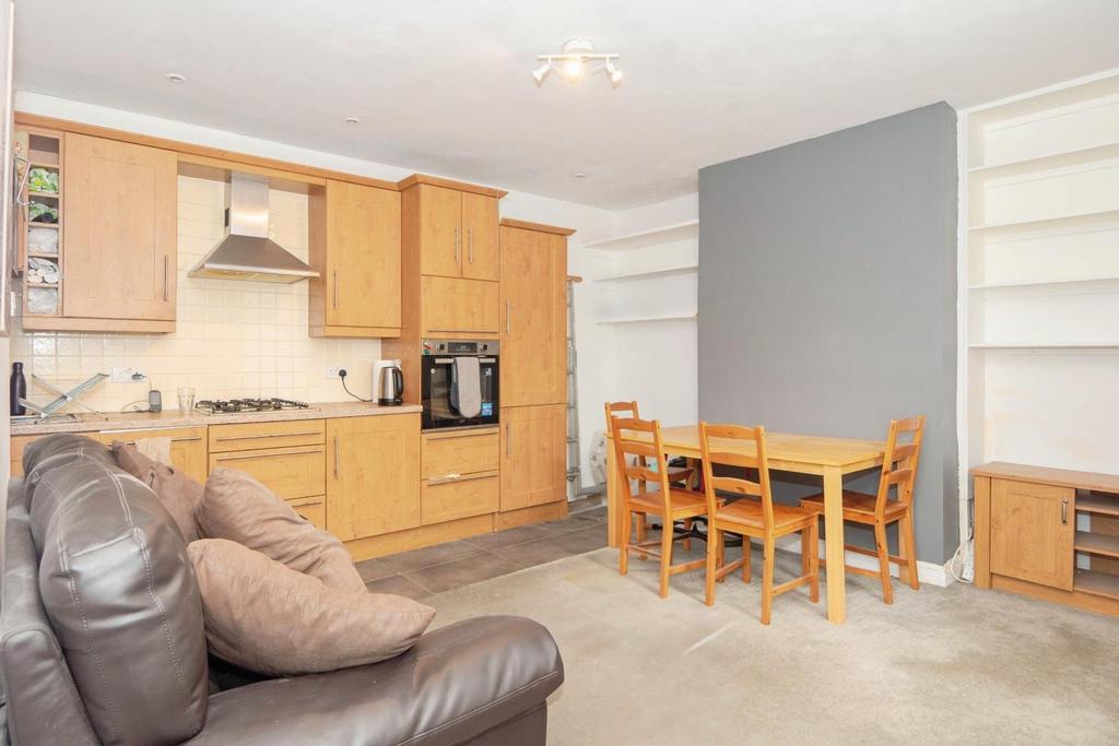 Kitchen / reception room