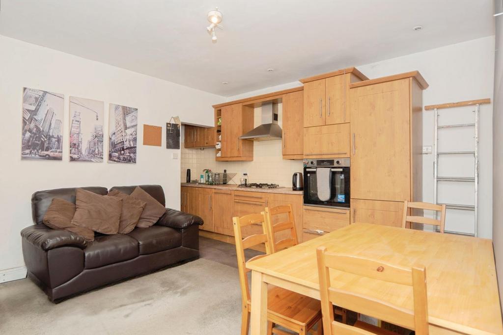 Kitchen / reception room
