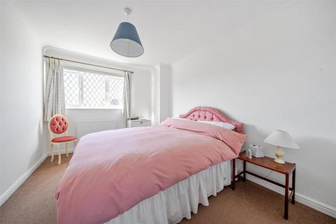 68 Bradgate Road, Bedford, MK40 3GB