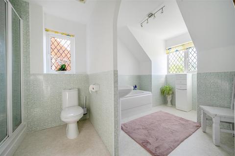 68 Bradgate Road, Bedford, MK40 3GB