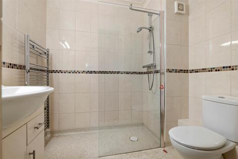 1 bedroom retirement property for sale, Swan Court, Banbury Road, Stratford-Upon-Avon