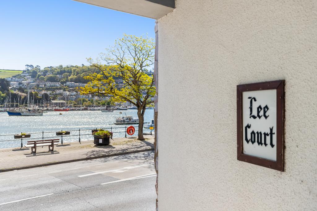 8 Sign 1 B Lee Court North Embankment Dartmouth - 2