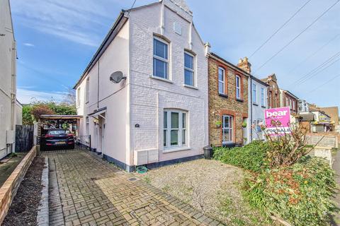 47a West Road, Shoeburyness, Southend-on-sea, SS3 9DR