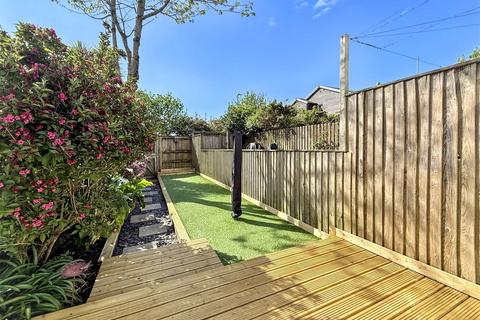 311 Longfield, Falmouth, TR11 4SS