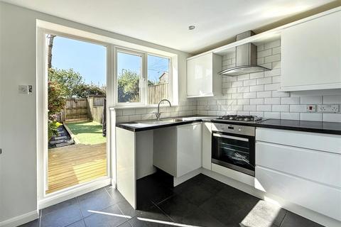 311 Longfield, Falmouth, TR11 4SS