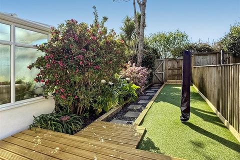 311 Longfield, Falmouth, TR11 4SS