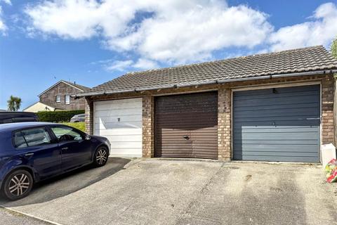 311 Longfield, Falmouth, TR11 4SS