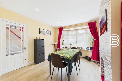3 bedroom semi-detached house for sale, Montrose Road, Rugby CV22