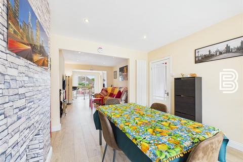 3 bedroom semi-detached house for sale, Montrose Road, Rugby CV22