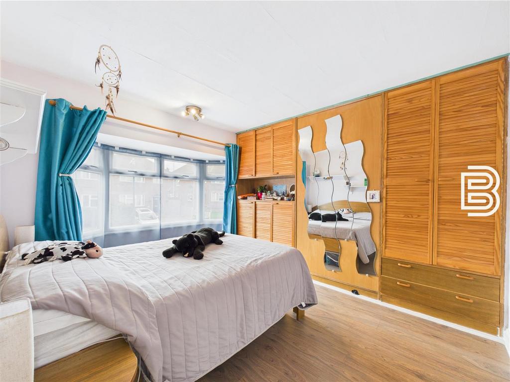 Bedroom 1.jpg