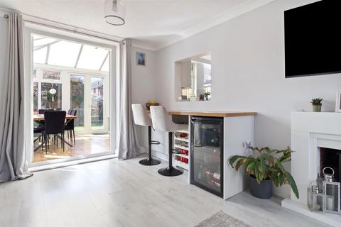 9 Melbourne Way, Goring By Sea, Worthing, BN12 4RU
