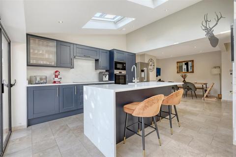 29 Queens Grove Road, London, E4 7BT