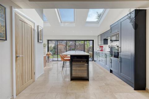 29 Queens Grove Road, London, E4 7BT