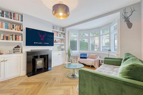 29 Queens Grove Road, London, E4 7BT