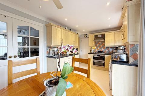 3 bedroom detached house for sale, Bradshaw Way, Irchester, NN29 7DW