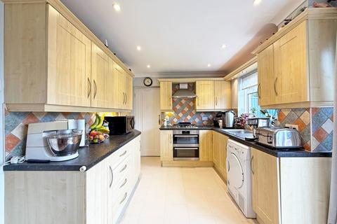 3 bedroom detached house for sale, Bradshaw Way, Irchester, NN29 7DW