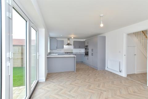 4 bedroom detached house for sale, Violet way, Hailsham, East Sussex