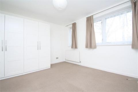 1 bedroom end of terrace house to rent, Hughes Road, ASHFORD, TW15