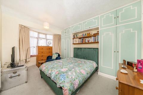 undefined, Cleveland Avenue, Hampton TW12