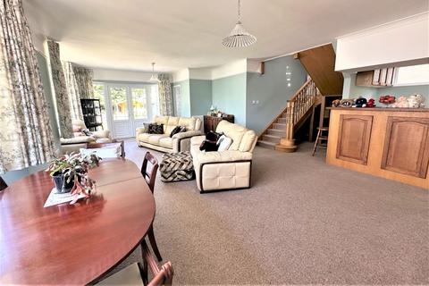 undefined, Normanston Drive, NR32 2PR