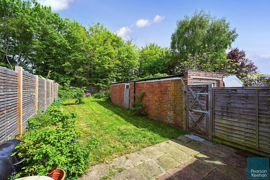 25 Neville Ave, BN3 (5).jpg