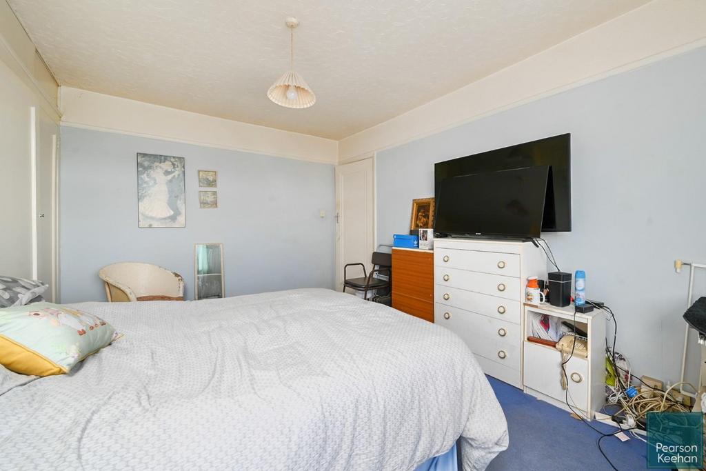 25 Neville Ave, BN3 (18).jpg