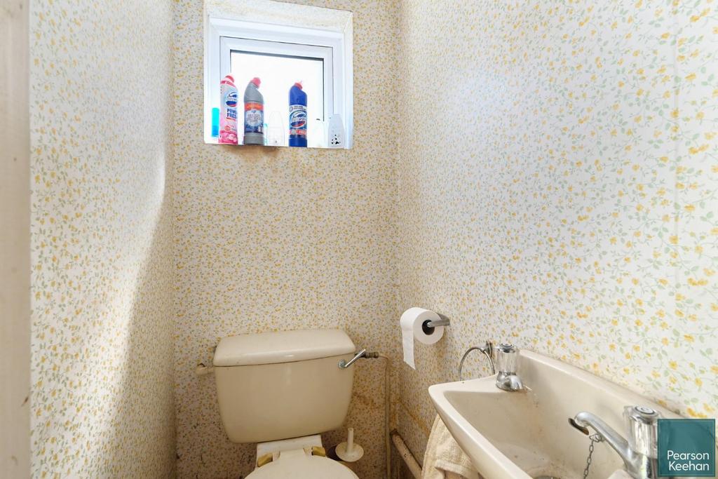 25 Neville Ave, BN3 (8).jpg