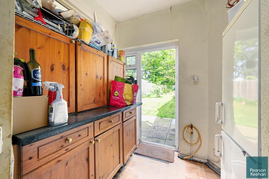 25 Neville Ave, BN3 (7).jpg