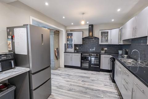 24 Jubilee Road, Worcester, WR2 4LY