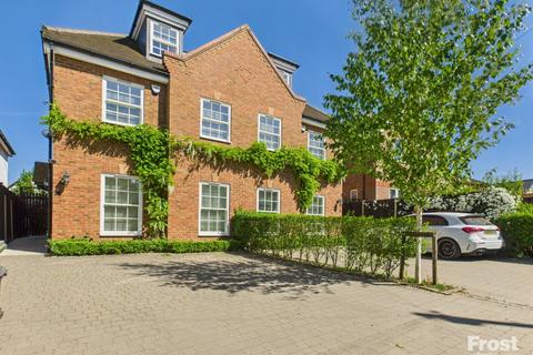 4 bedroom semi-detached house to rent, Meadow Lane, Beaconsfield, Buckinghamshire, HP9