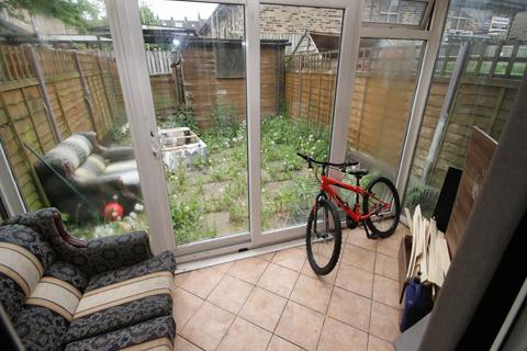 4 bedroom terraced house for sale, Intake Road, Fagley, Bradford
