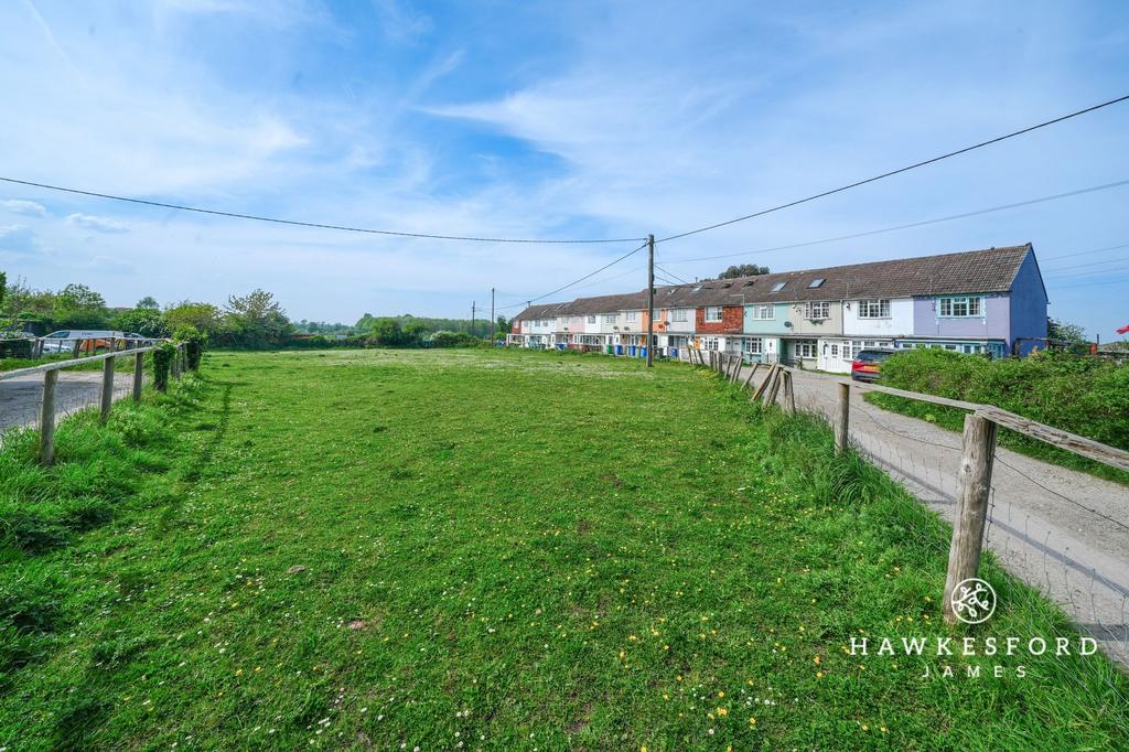 Station Row, Teynham